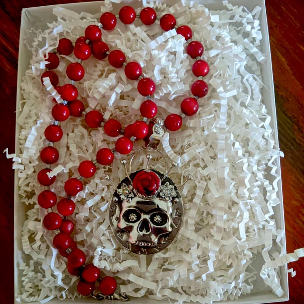 Frida Kahlo Sugar Skull in Fine Silver 99.9% and Bamboo Red
Coral Necklace